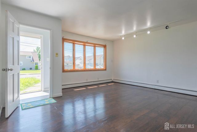 82 Markowitz Street, Carteret, NJ 07008