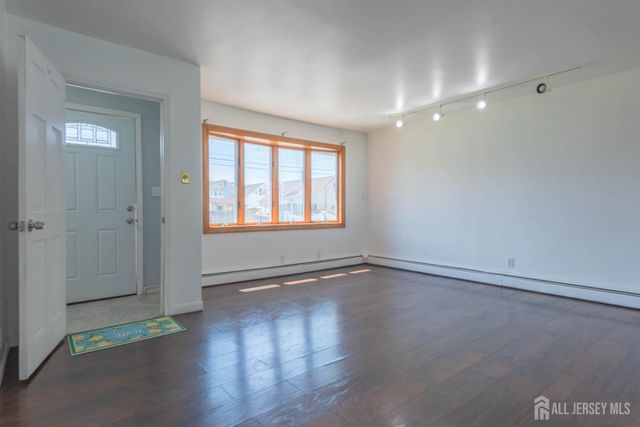 82 Markowitz Street, Carteret, NJ 07008