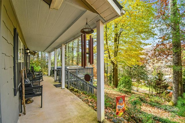 184 Pisgah Shadows Road, Penrose, NC 28766