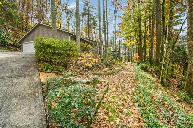 184 Pisgah Shadows Road, Penrose, NC 28766