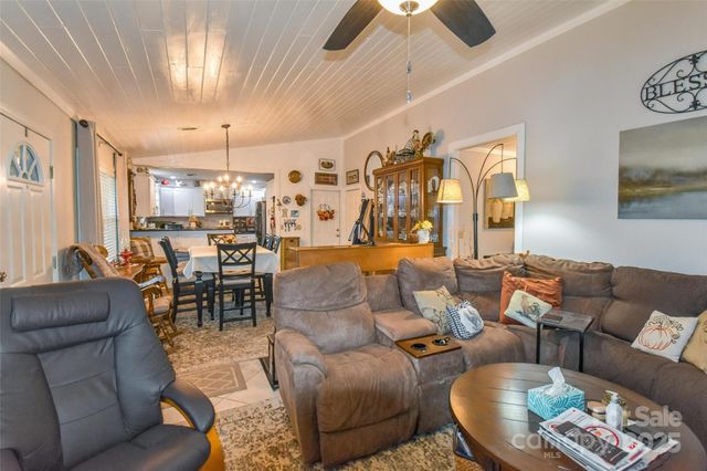 184 Pisgah Shadows Road, Penrose, NC 28766