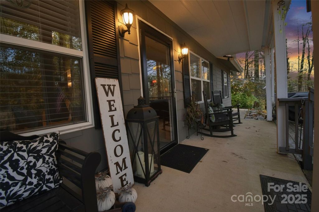 184 Pisgah Shadows Road, Penrose, NC 28766