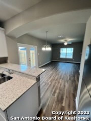 2031 Silver Oaks, San Antonio, TX 78213