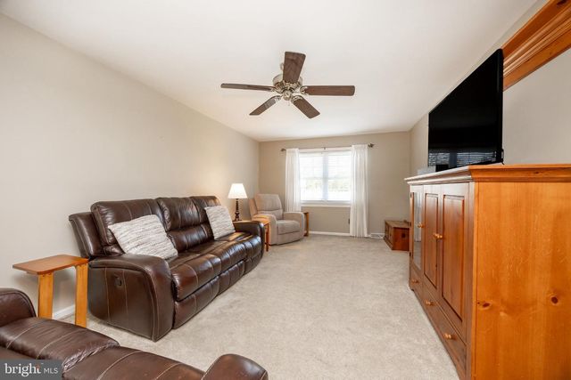 1900 DAVIS DR, Eagleville, PA 19403