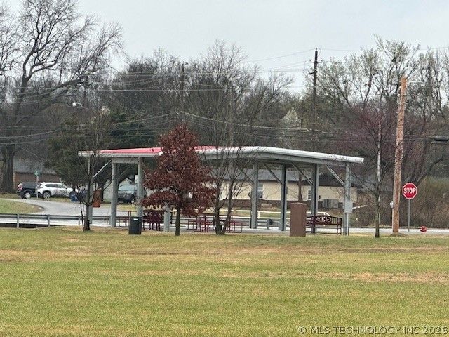 906 NW 1st Street, Wagoner, OK 74467