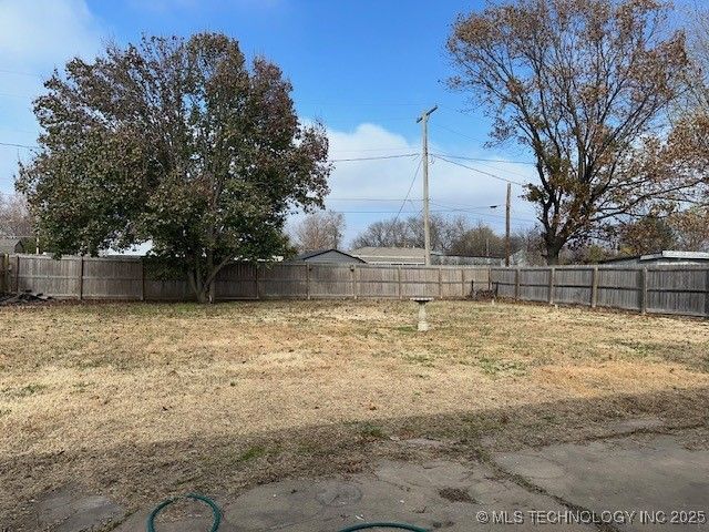 906 NW 1st Street, Wagoner, OK 74467