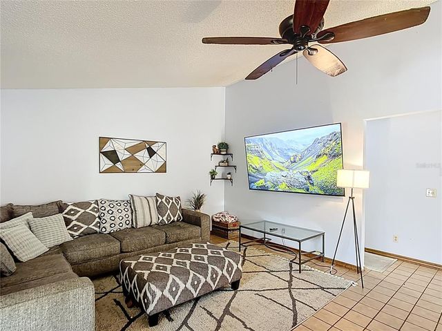 7838 ROLLING GROVE DRIVE E, Lakeland, FL 33810