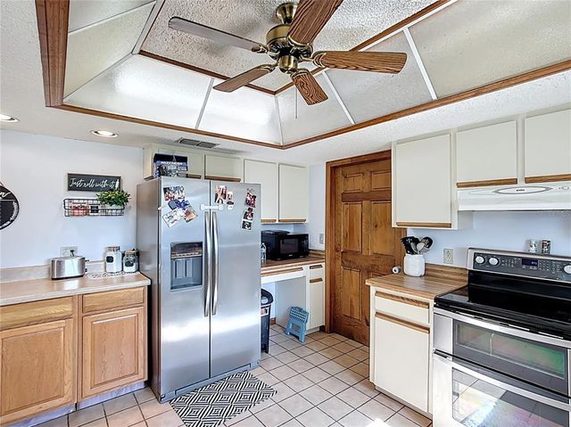 7838 ROLLING GROVE DRIVE E, Lakeland, FL 33810