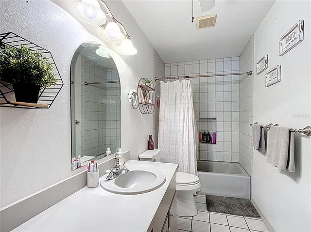 7838 ROLLING GROVE DRIVE E, Lakeland, FL 33810