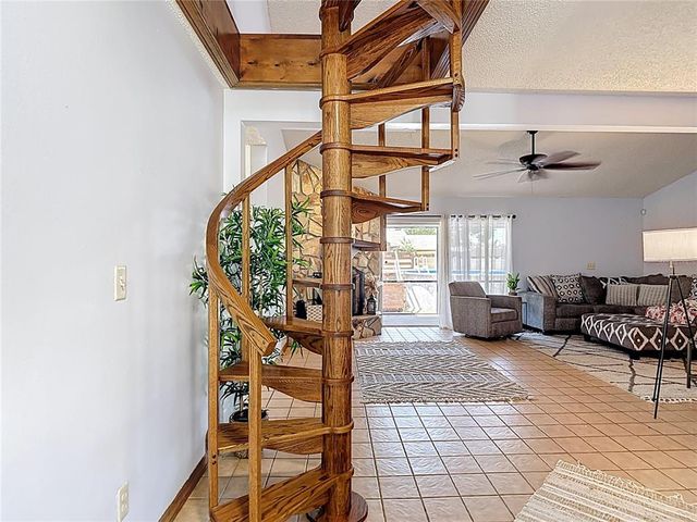 7838 ROLLING GROVE DRIVE E, Lakeland, FL 33810