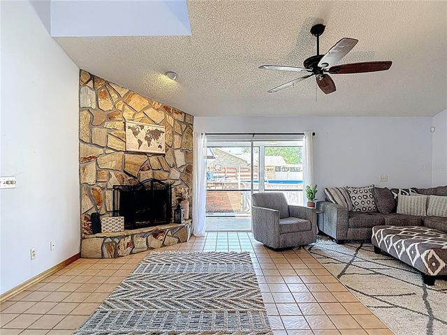 7838 ROLLING GROVE DRIVE E, Lakeland, FL 33810