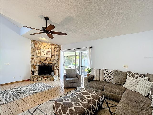 7838 ROLLING GROVE DRIVE E, Lakeland, FL 33810