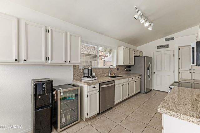 653 W NARANJA Avenue, Mesa, AZ 85210