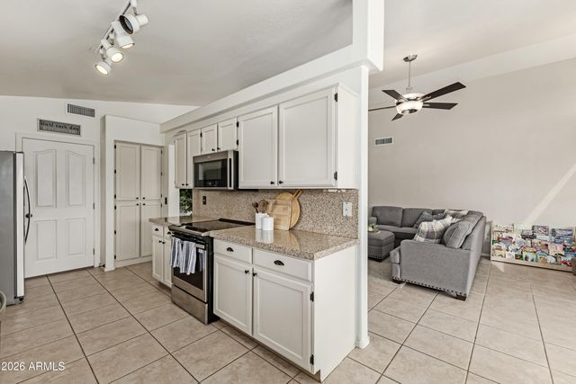 653 W NARANJA Avenue, Mesa, AZ 85210