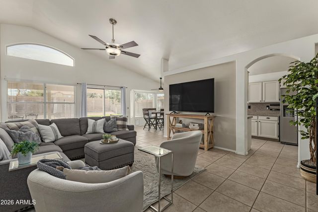 653 W NARANJA Avenue, Mesa, AZ 85210