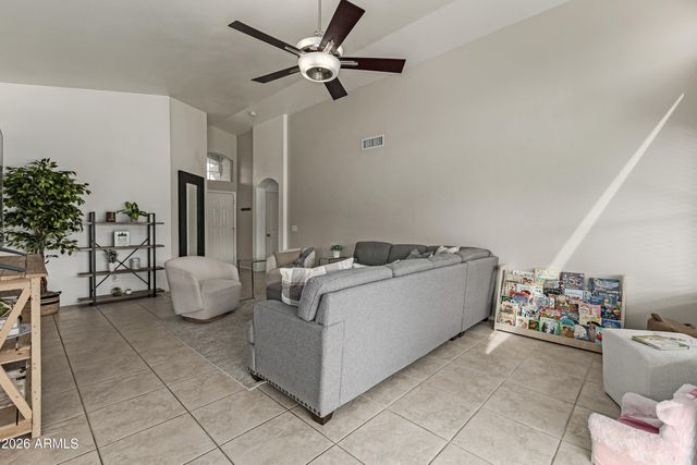 653 W NARANJA Avenue, Mesa, AZ 85210