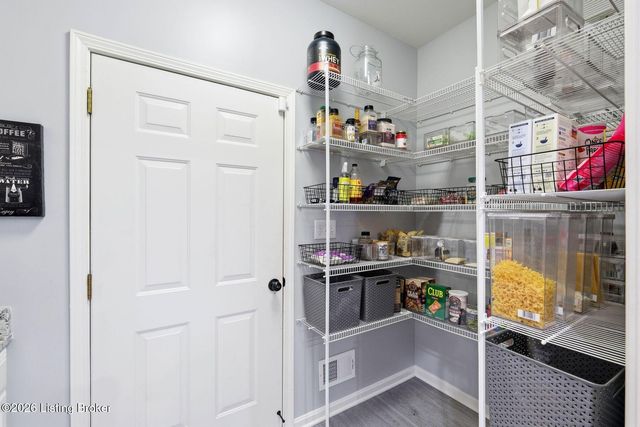 305 Gablewood Cir, Louisville, KY 40245