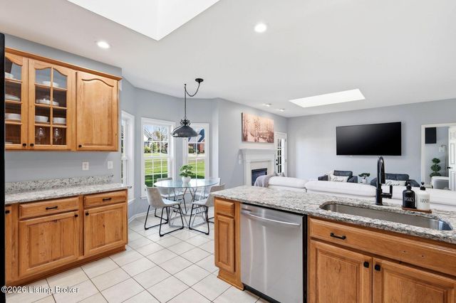 305 Gablewood Cir, Louisville, KY 40245