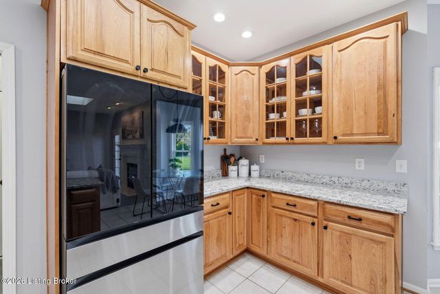 305 Gablewood Cir, Louisville, KY 40245