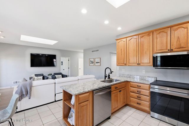 305 Gablewood Cir, Louisville, KY 40245