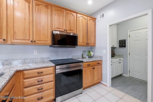 305 Gablewood Cir, Louisville, KY 40245