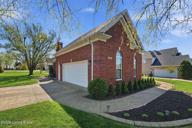 305 Gablewood Cir, Louisville, KY 40245