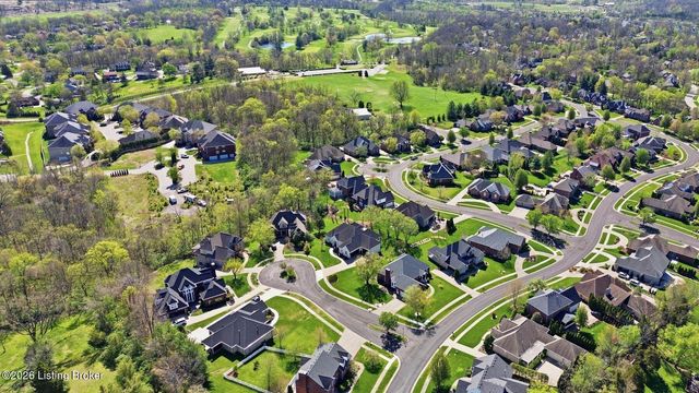 305 Gablewood Cir, Louisville, KY 40245