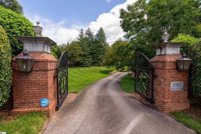 1912 Roe Ford Road, Greenville, SC 29617