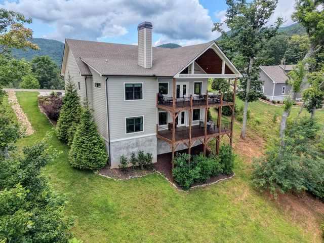 25 Ivy Log Heights Spur, Young Harris, GA 30582