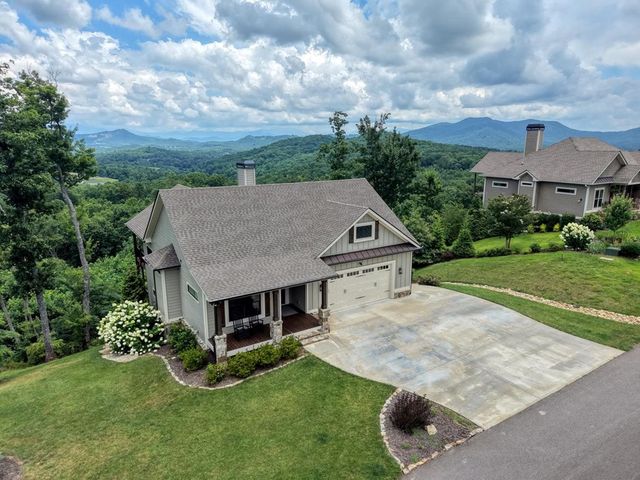 25 Ivy Log Heights Spur, Young Harris, GA 30582