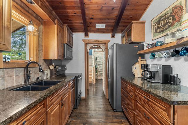 99 Shady Place Lane, Blue Eye, MO 65611