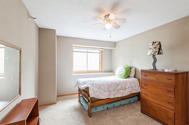 2752 Autumnwood Lane, Minnetonka, MN 55305