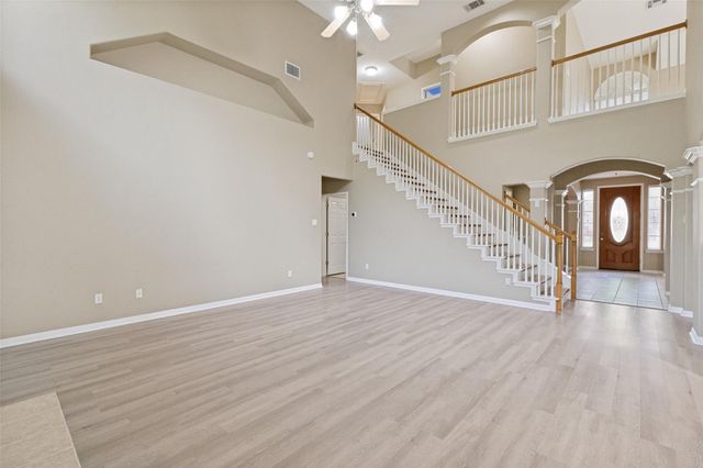 2244 Fernspring DR, Round Rock, TX 78665