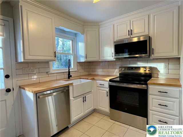 2321 Montgomery Street, Bethlehem City, PA 18017