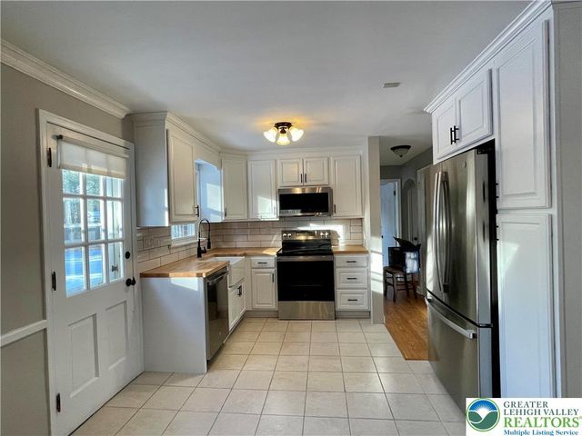 2321 Montgomery Street, Bethlehem City, PA 18017