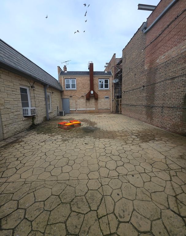 5247 W Fullerton Avenue, Chicago, IL 60639 — photo 2