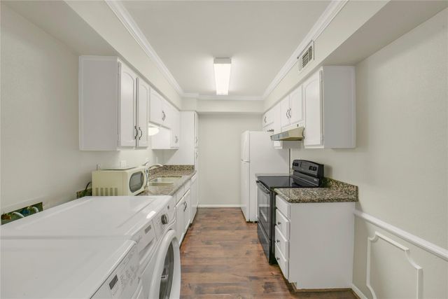 351 N Post Oak Lane 706, Houston, TX 77024