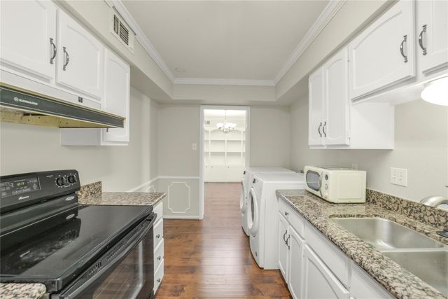 351 N Post Oak Lane 706, Houston, TX 77024