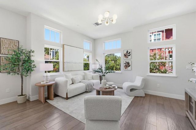 1911 Stella Street, Mountain View, CA 94043