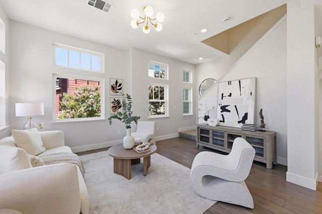 1911 Stella Street, Mountain View, CA 94043