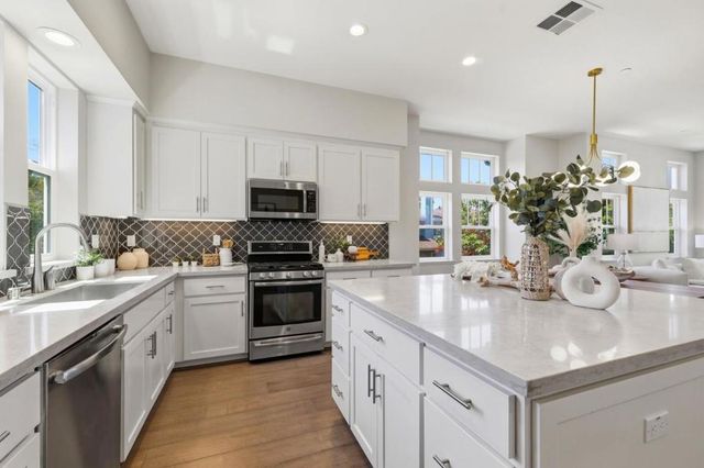 1911 Stella Street, Mountain View, CA 94043