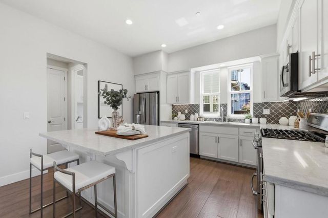 1911 Stella Street, Mountain View, CA 94043
