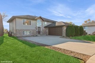 592 Farmview Court, University Park, IL 60484