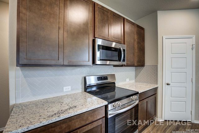 16415 Basil Cove, Elmendorf, TX 78112