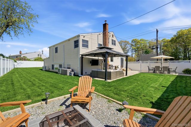 149 Raleigh Lane, West Islip, NY 11795