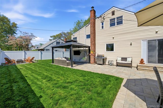 149 Raleigh Lane, West Islip, NY 11795
