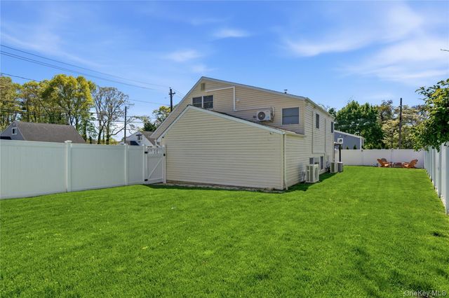 149 Raleigh Lane, West Islip, NY 11795