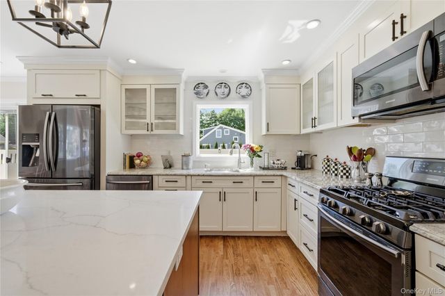 149 Raleigh Lane, West Islip, NY 11795