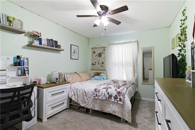 15588 Crestwood Drive, Basehor, KS 66007