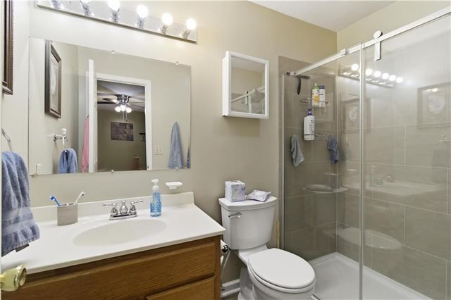 15588 Crestwood Drive, Basehor, KS 66007